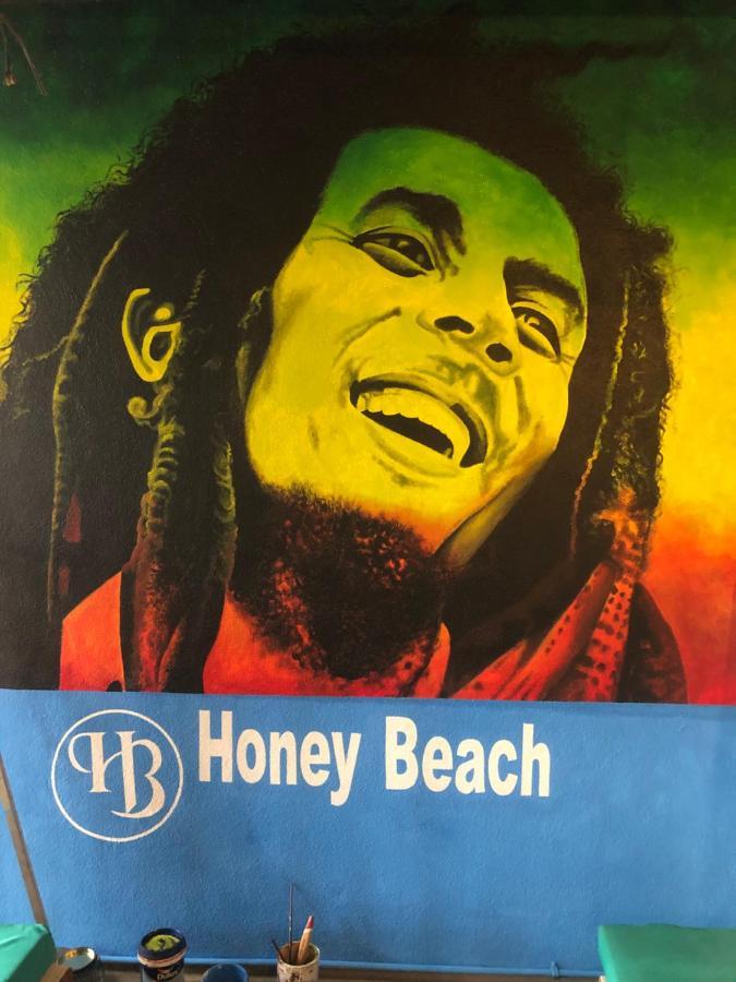 Honey Beach Негомбо Екстериор снимка