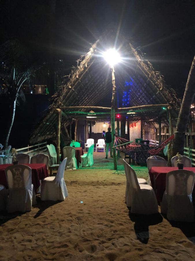 Honey Beach Негомбо Екстериор снимка