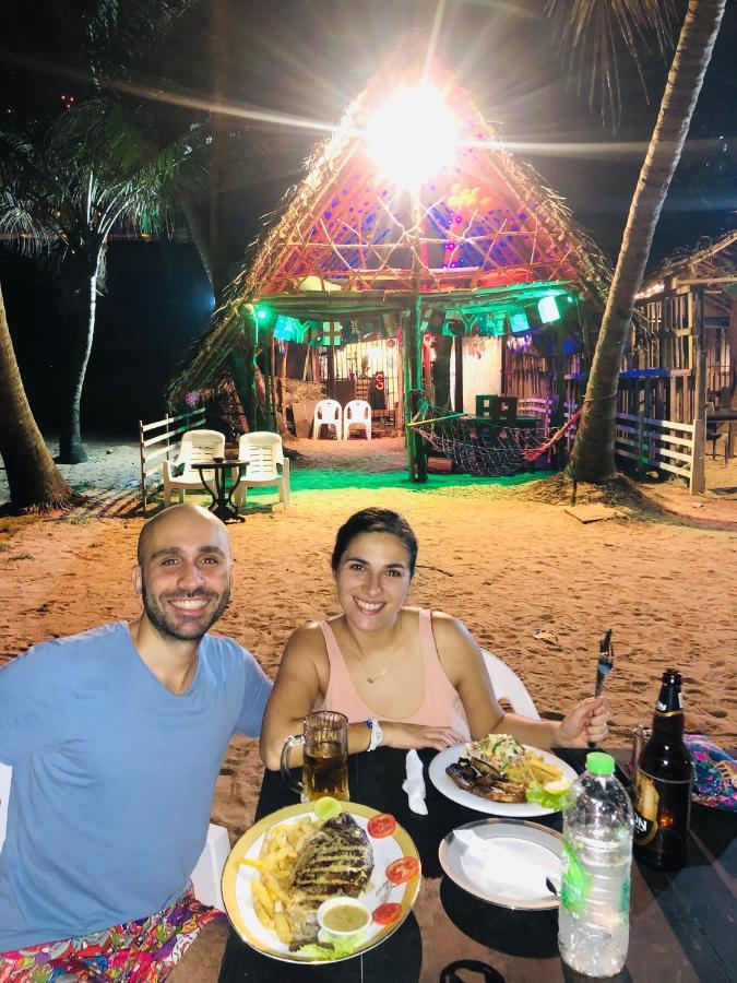 Honey Beach Негомбо Екстериор снимка
